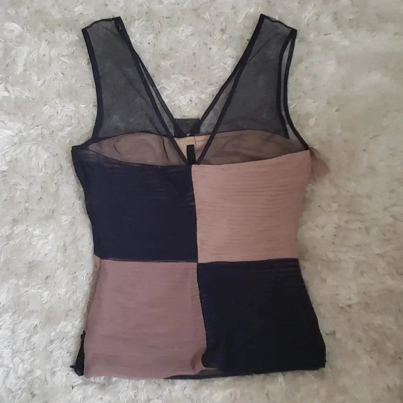 Bcbg MaxAria Absolutely Adorable Top Size 0 NWT - Picture 3 of 4